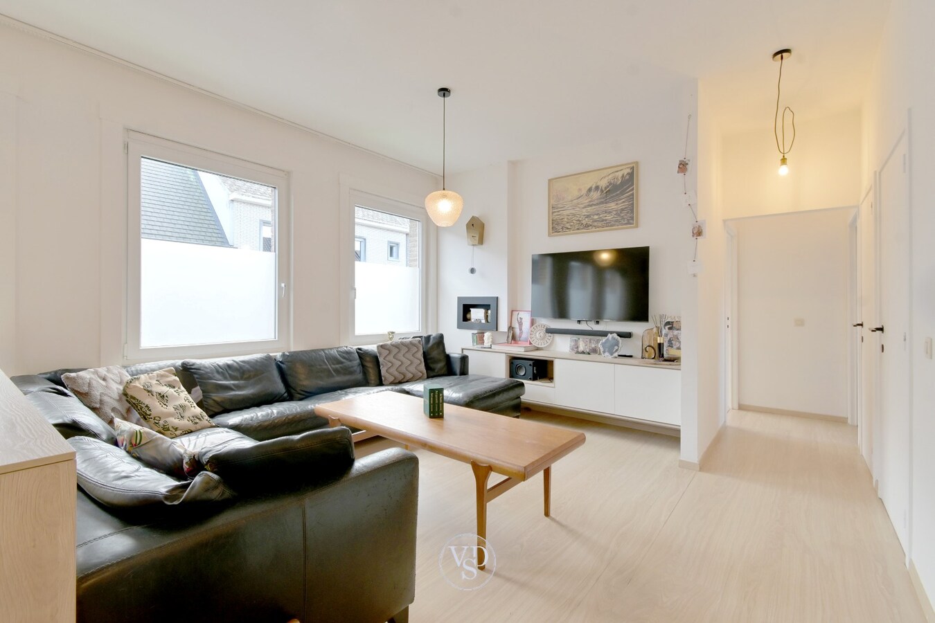 Exceptioneel ruim appartement in centrum Gavere. 