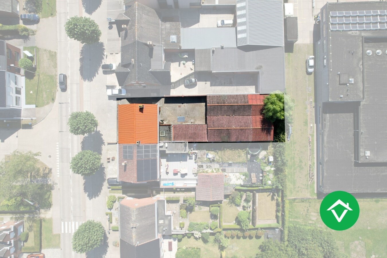 Instapklare woning met 4 slaapkamers en loods te Koekelare 