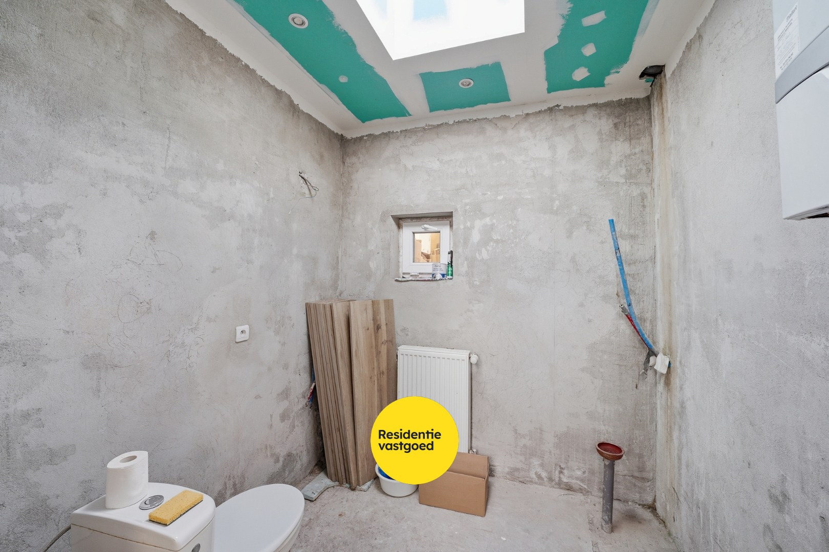 Verder af te werken woning in centrum Oudenburg 