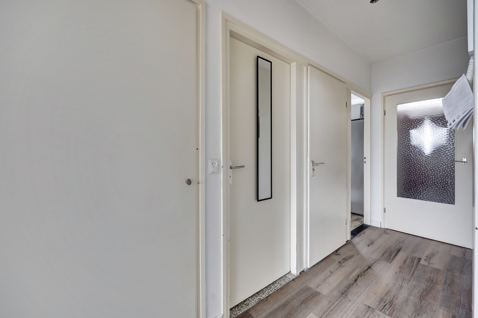 Instapklaar 2-kamer appartement op de 6e verdieping met moderne keuken en badkamer, balkon, berging in de onderbouw en gelegen op eigen grond. 