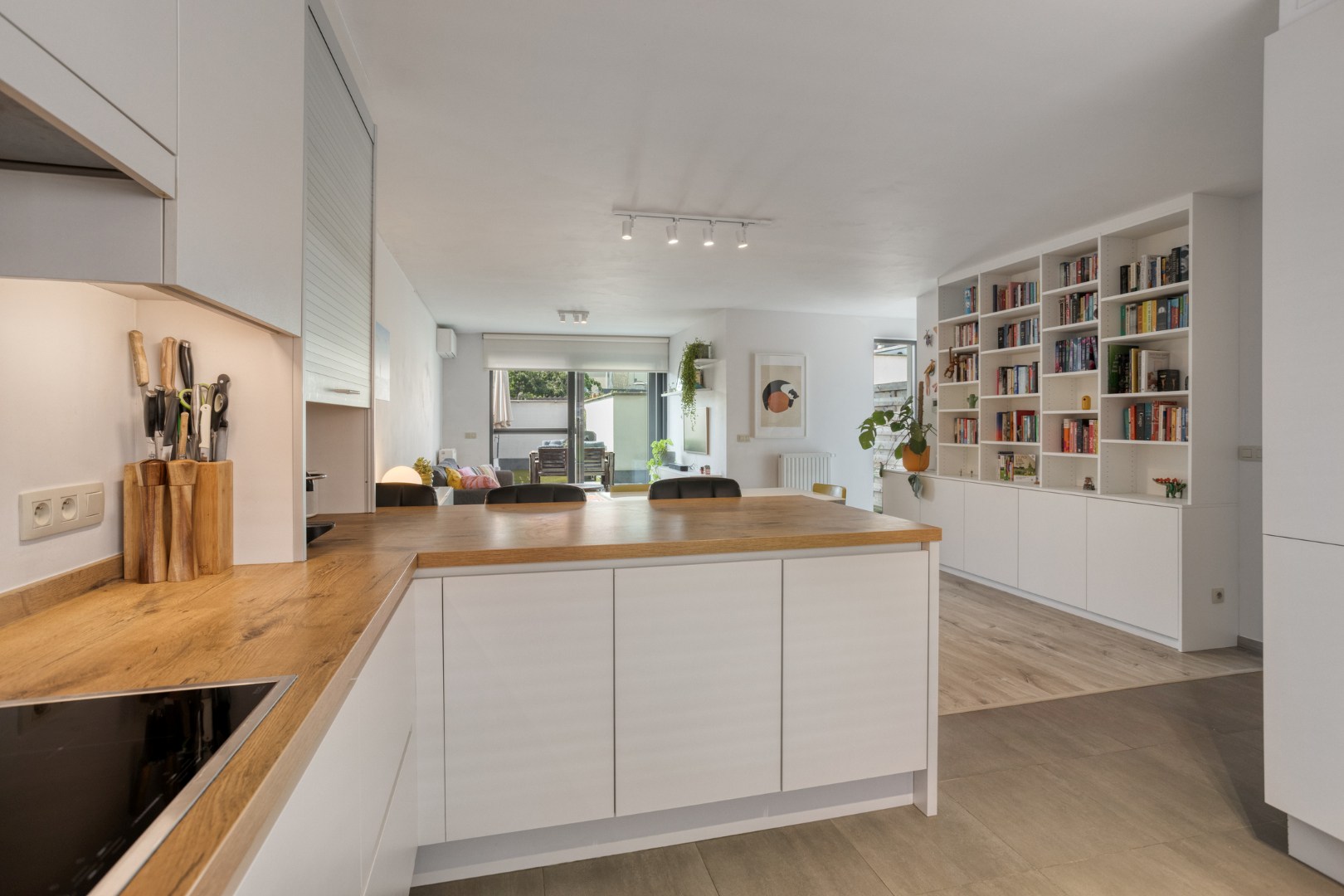 Instapklare woning met 4 slaapkamers, aangename leefruimte met staanplaats - EPC 89Kw/m² 