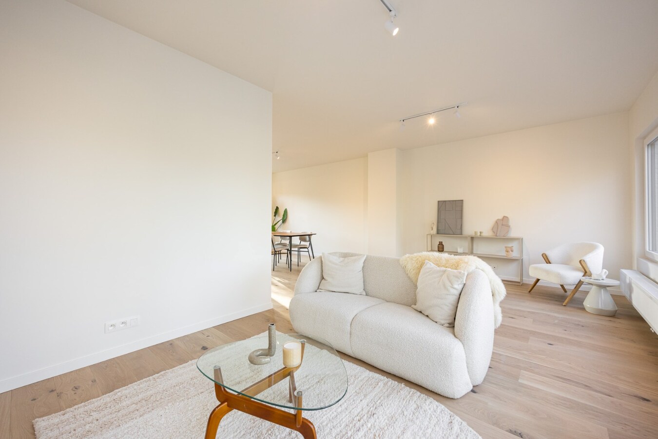 Volledig gerenoveerde HOB op een toplocatie te Brasschaat! 