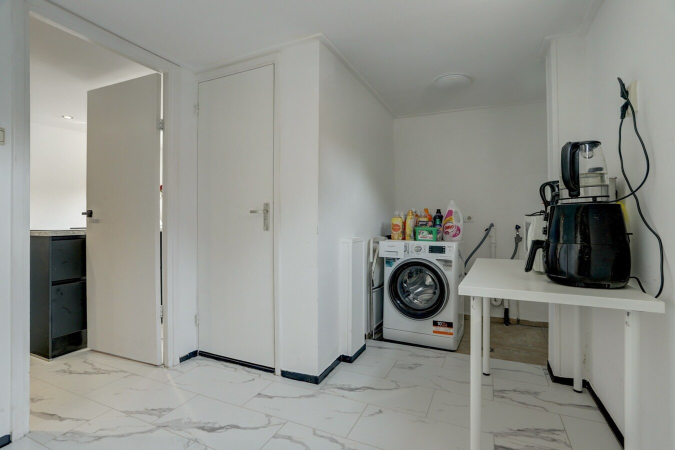 DIT BETREFT EEN WONING MET BIEDEN VANAF PRIJS  € 350.000 K.K. 