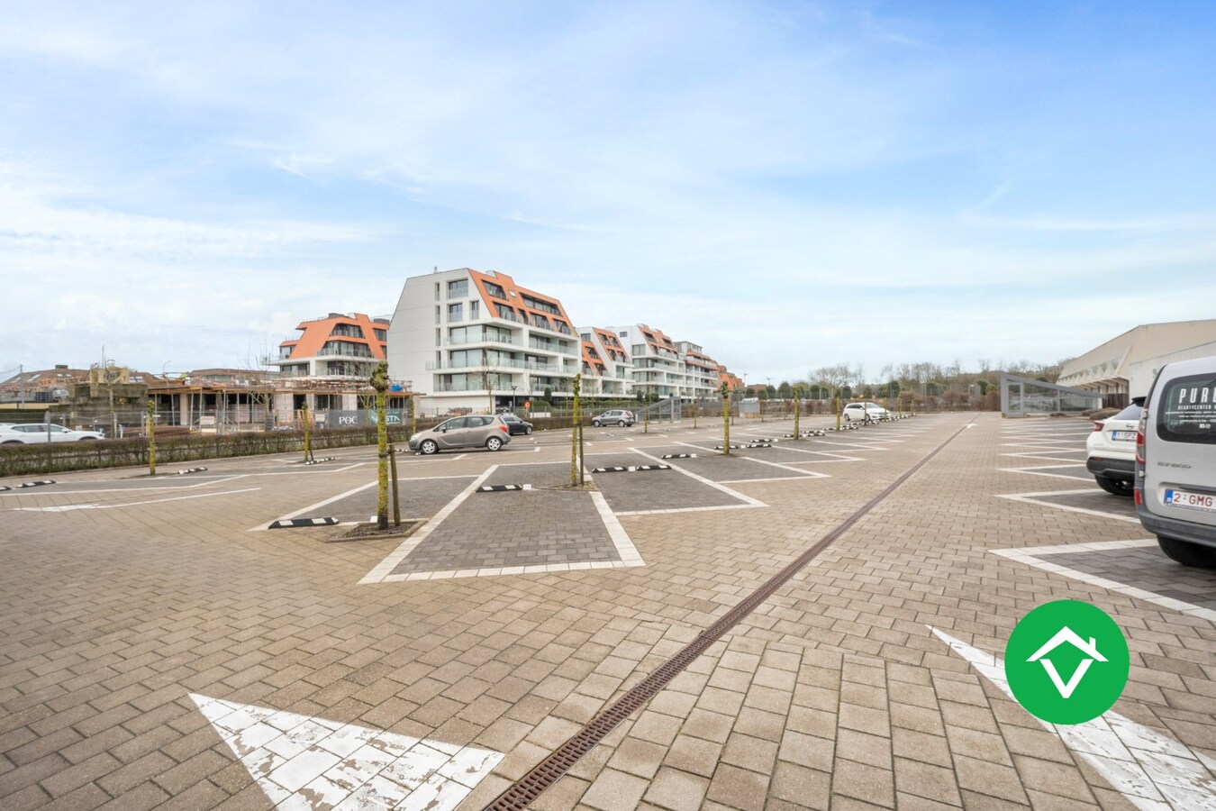 Instapklaar appartement met 2 slaapkamers en grote garage te Nieuwpoort 