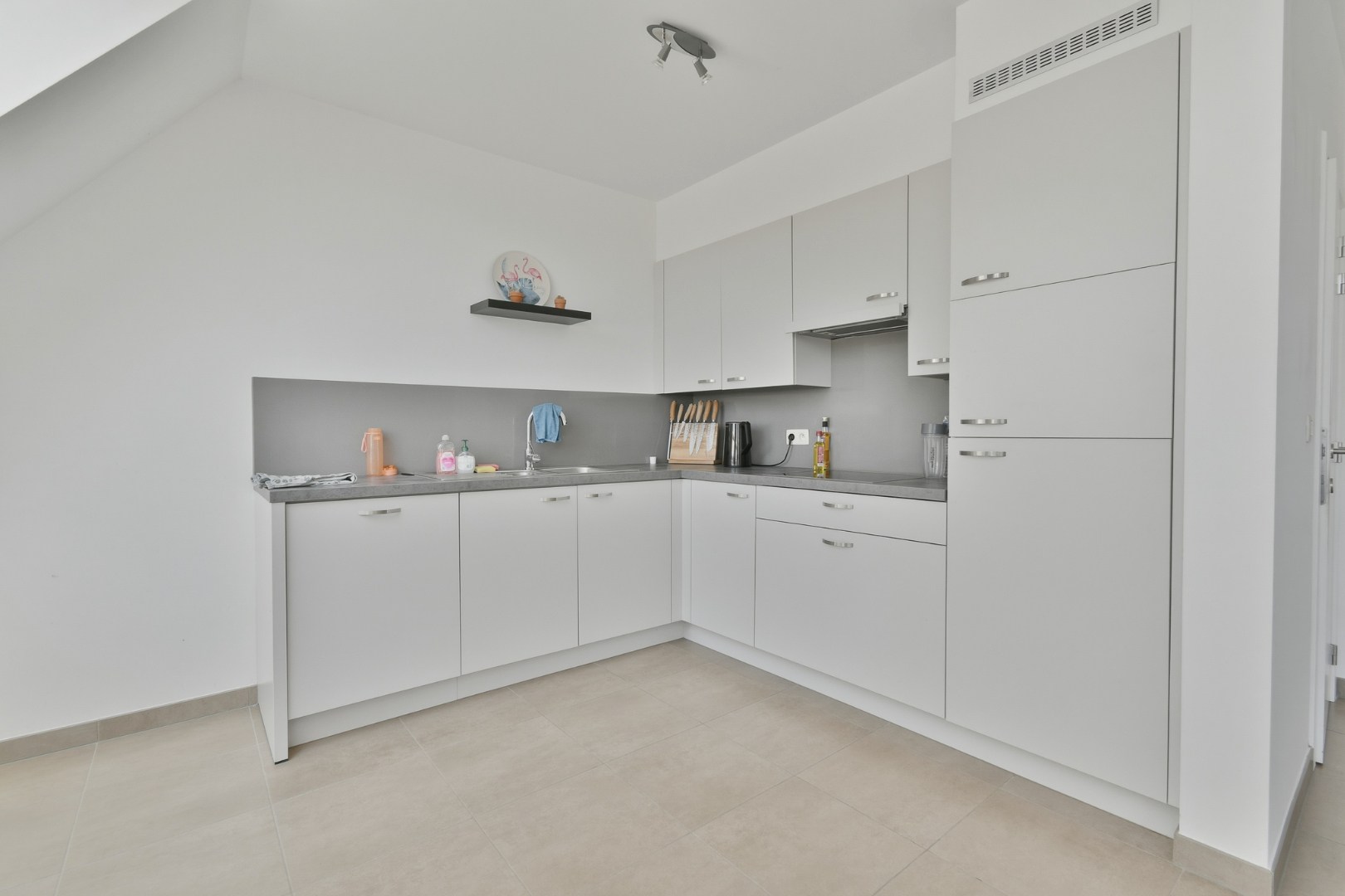 Ruim duplex appartement te huur in het centrum van Oudenburg 