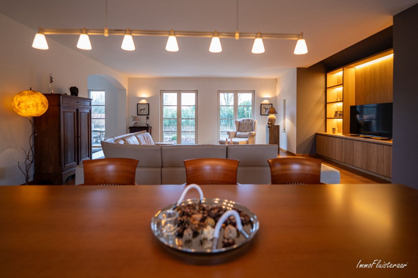 Prestigieuze villa met paardenaccommodatie op ca. 3.237 m2 te Mechelen 