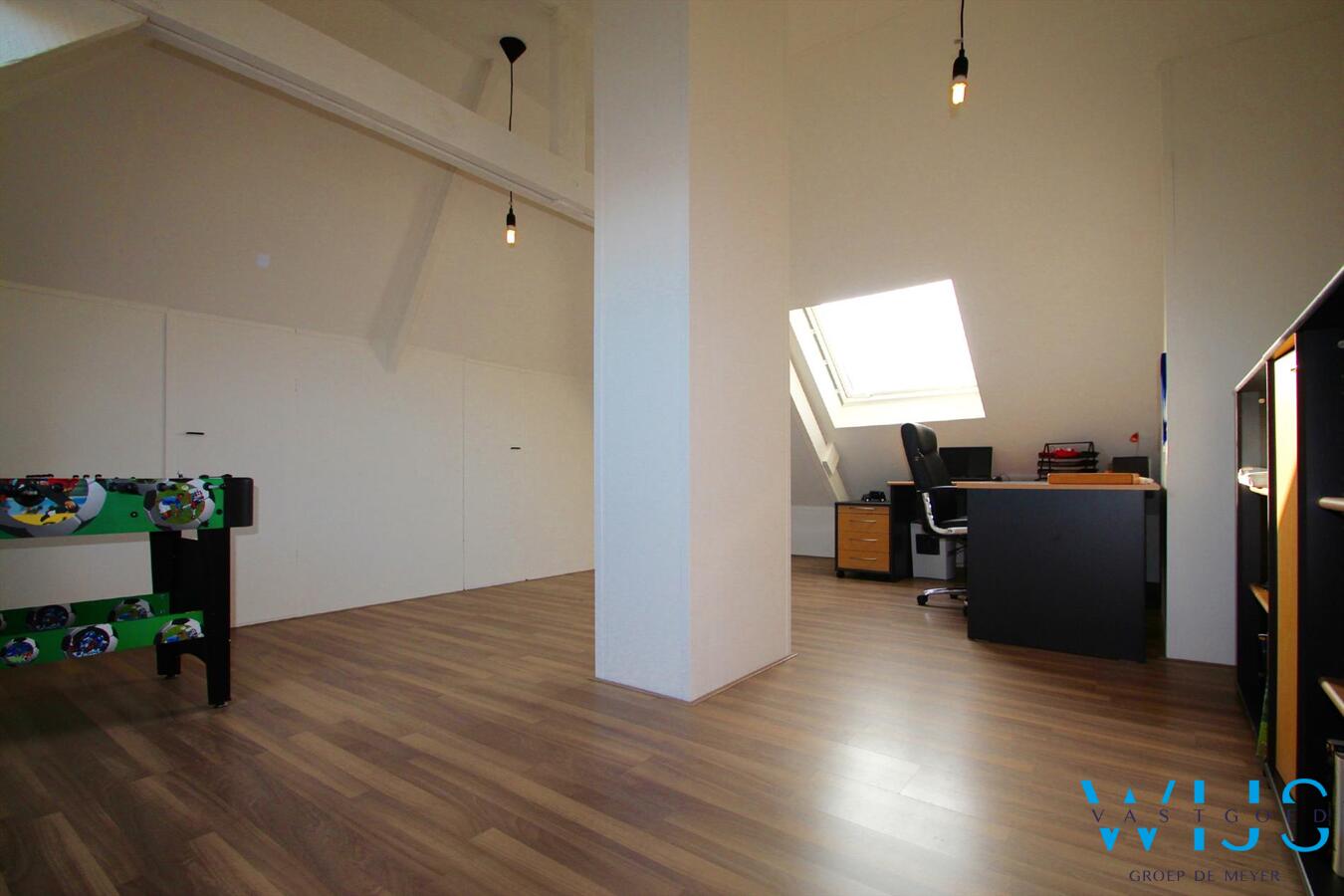 Instapklare gezellige woning met mooie tuin ! 