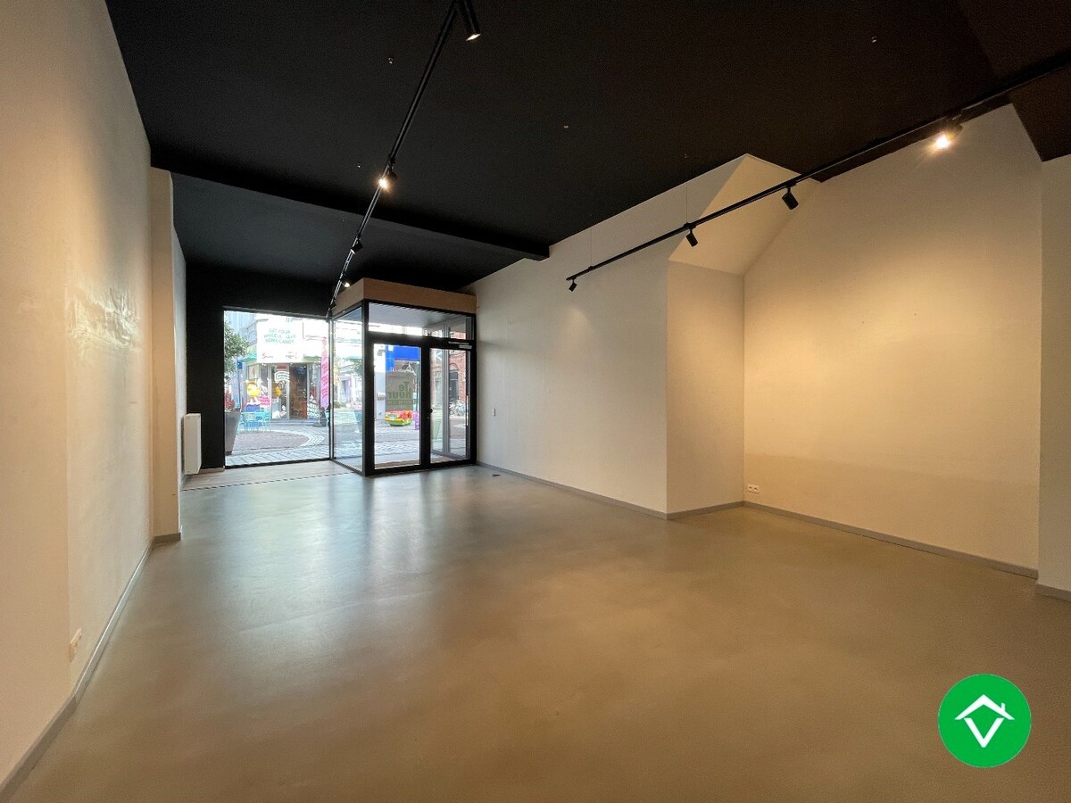 Centraal gelegen handelspand (129m²) in het centrum van Roeselare 