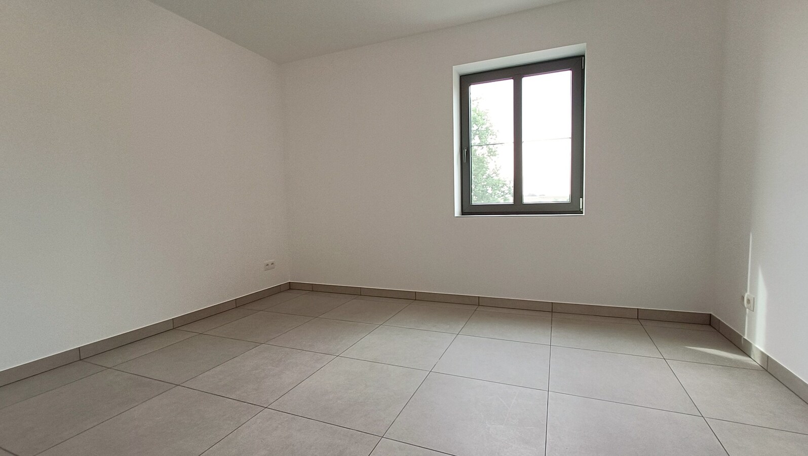 Nieuwbouw woning met tuin, terras en 3 slaapkamers 