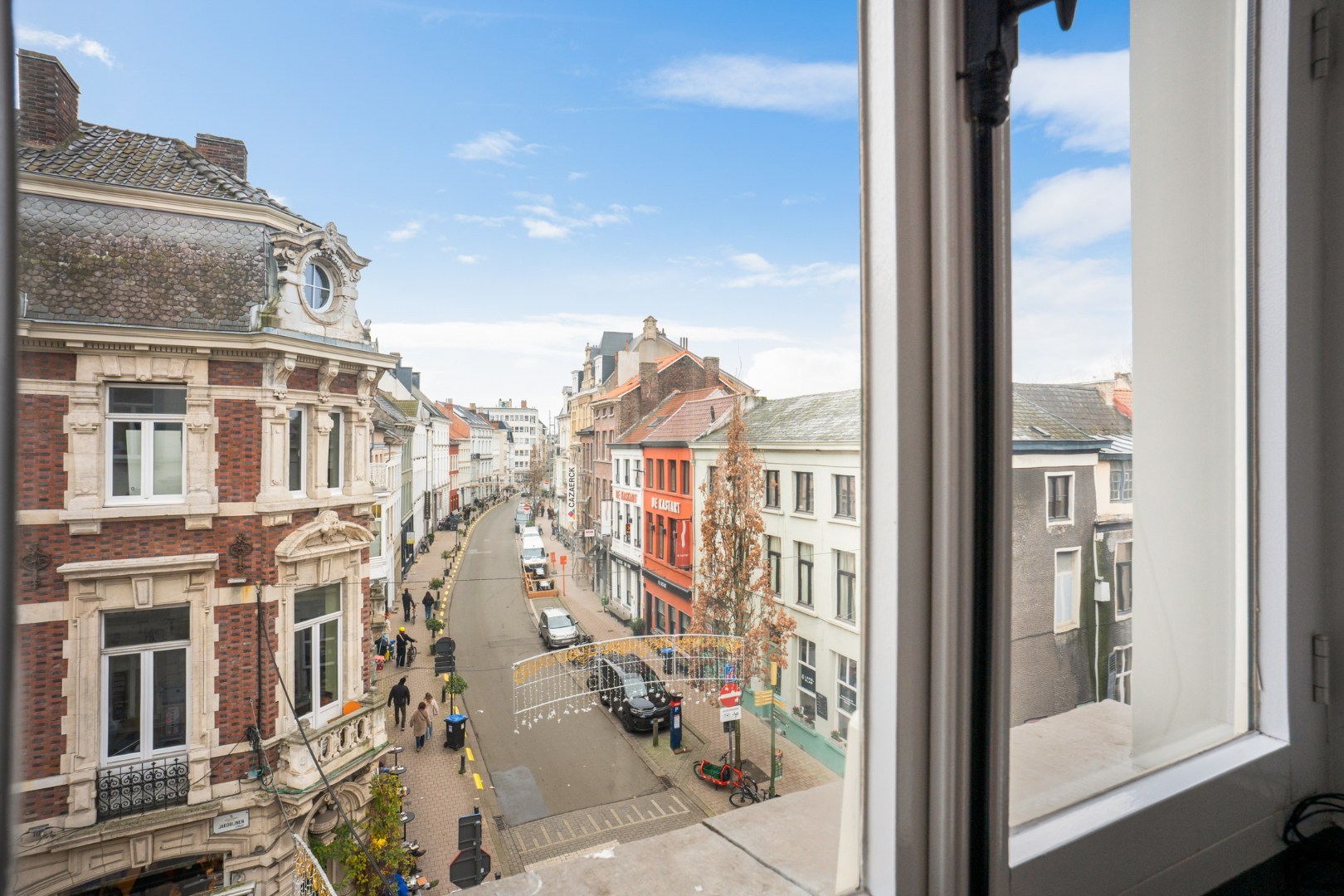 Bijzonder ruim duplexappartement met dakterras in hartje Gent 