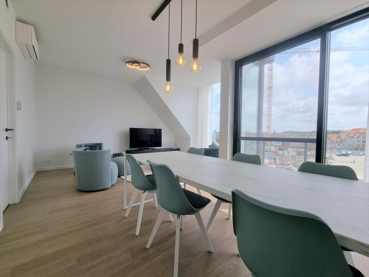 Prachtig, zeer luxueus nieuwbouwappartement met groot terras en open zichten - Heist 
