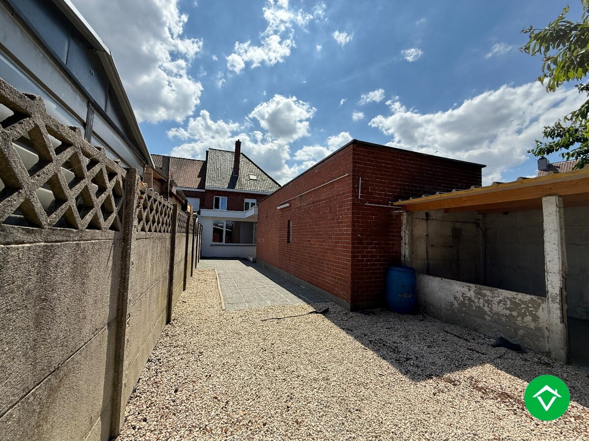 Handelspand met woonst te Roeselare 