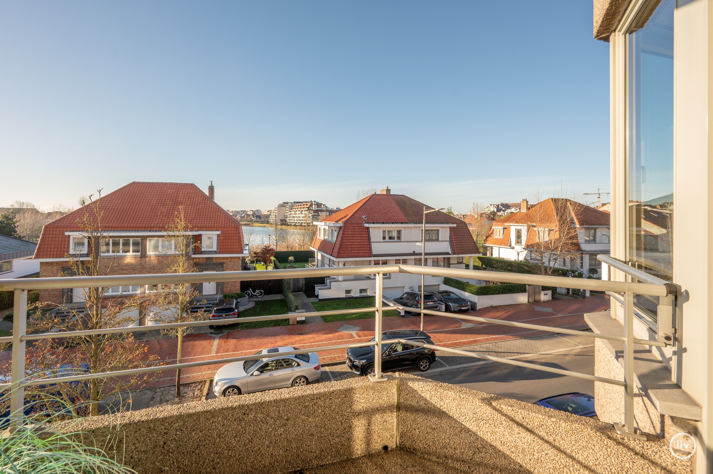 Prachtig appartement Inclusief box en staanplaats met uitzonderlijke gevelbreedte en prachtig open zicht over het zegemeer te Knokke 