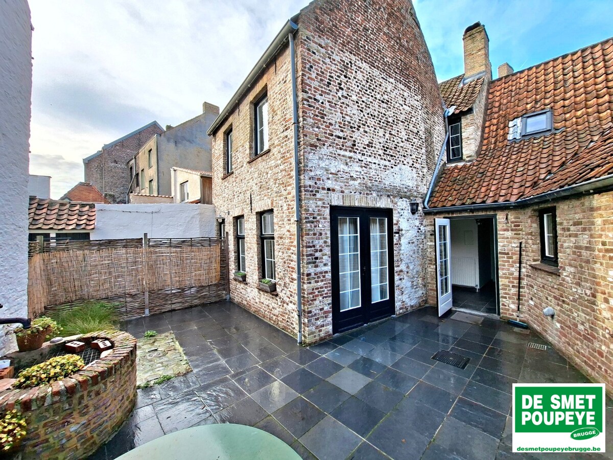 Typische Brugse woning met binnenpatio/tuintje 