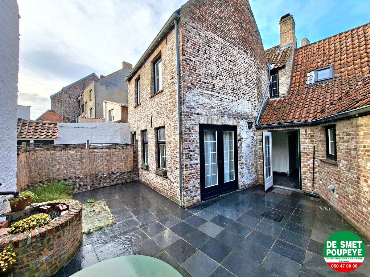 Typische Brugse woning met binnenpatio/tuintje 