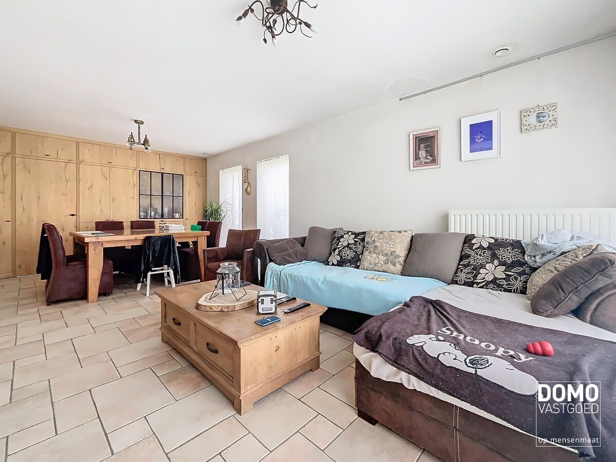 RUIME WONING MET 3 SLAAPKAMERS, TUIN EN RUIME PARKING IN SPALBEEK 