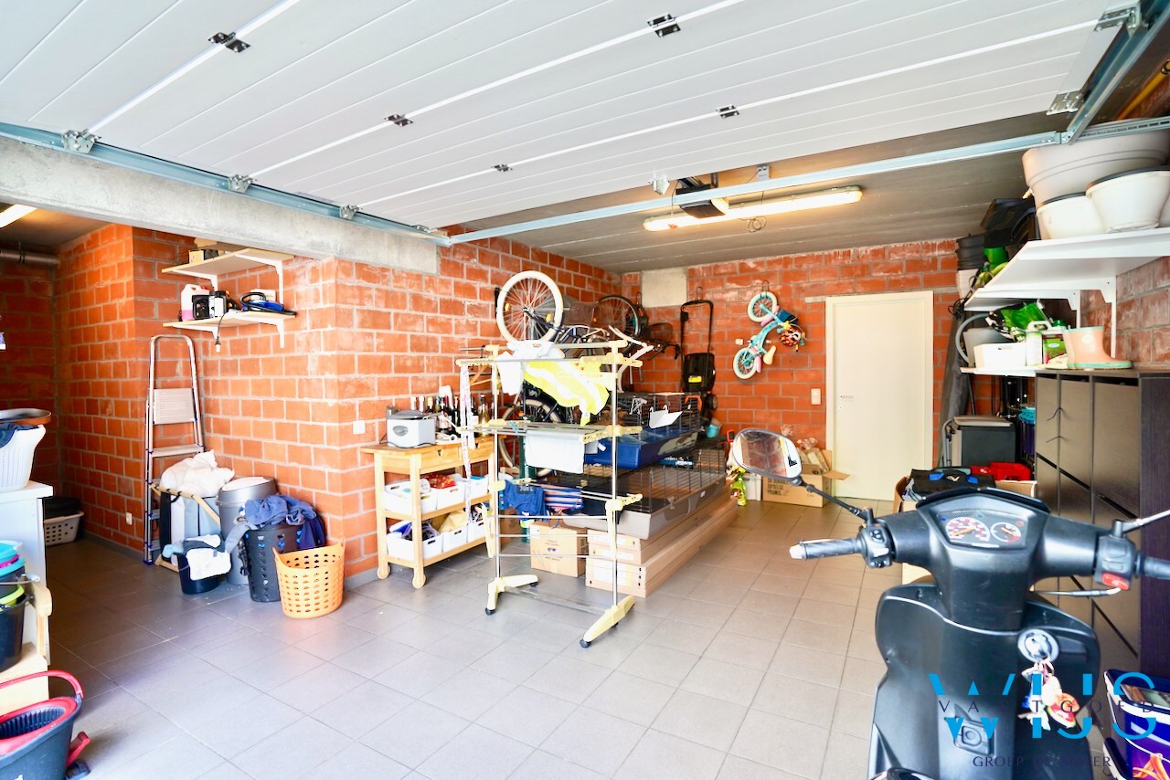 Prachtige recente woning in een zeer rustige wijk te Ertvelde ! 