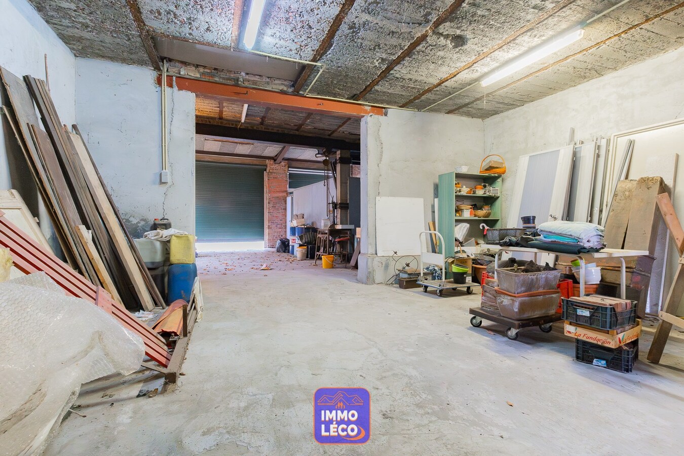 Ensemble immobilier avec maison et deux ateliers/entrepôts, RARE à la VENTE ! 