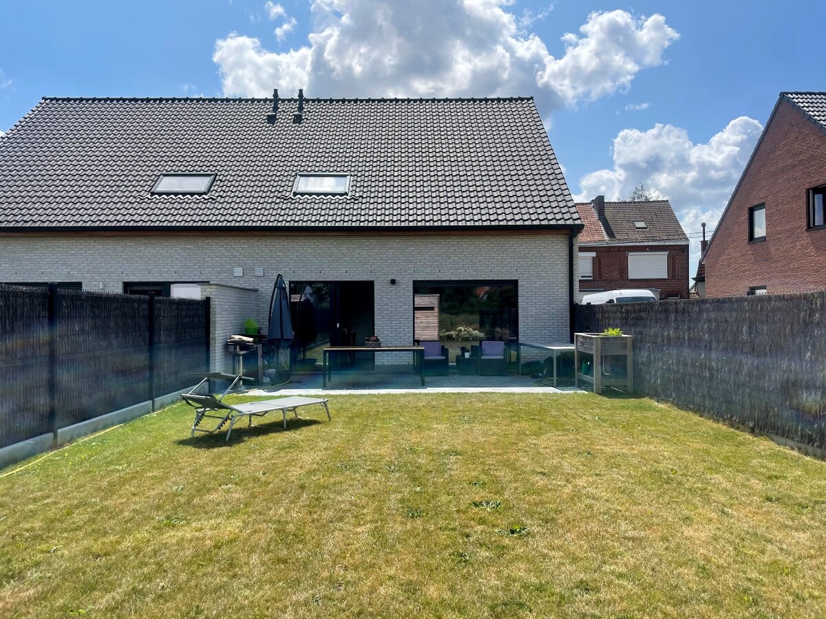 Coup de cœur assuré : maison 3 façades moderne et lumineuse ! 