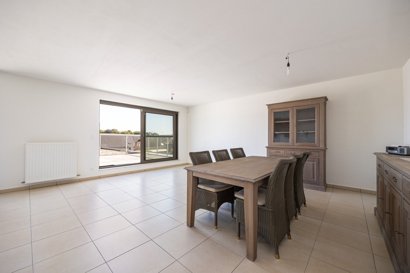 Recent energiezuinig appartement met 2 slpk. en zeer ruim terras te Niel! 