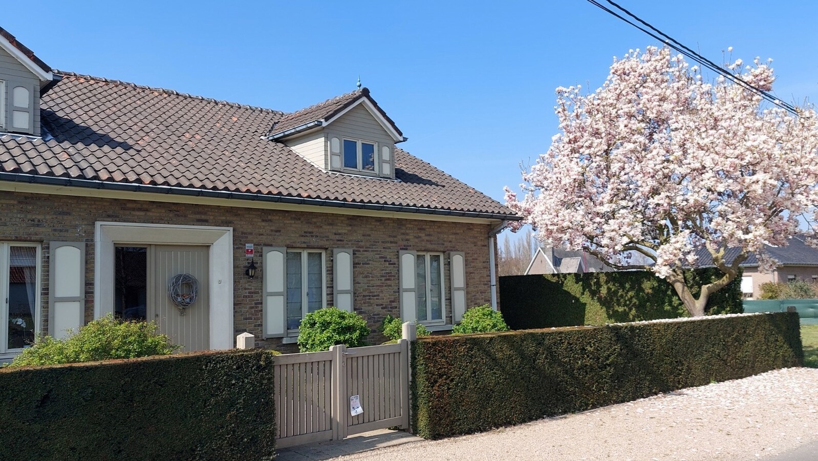 Landelijk wonen  (op gelijkvloers). 