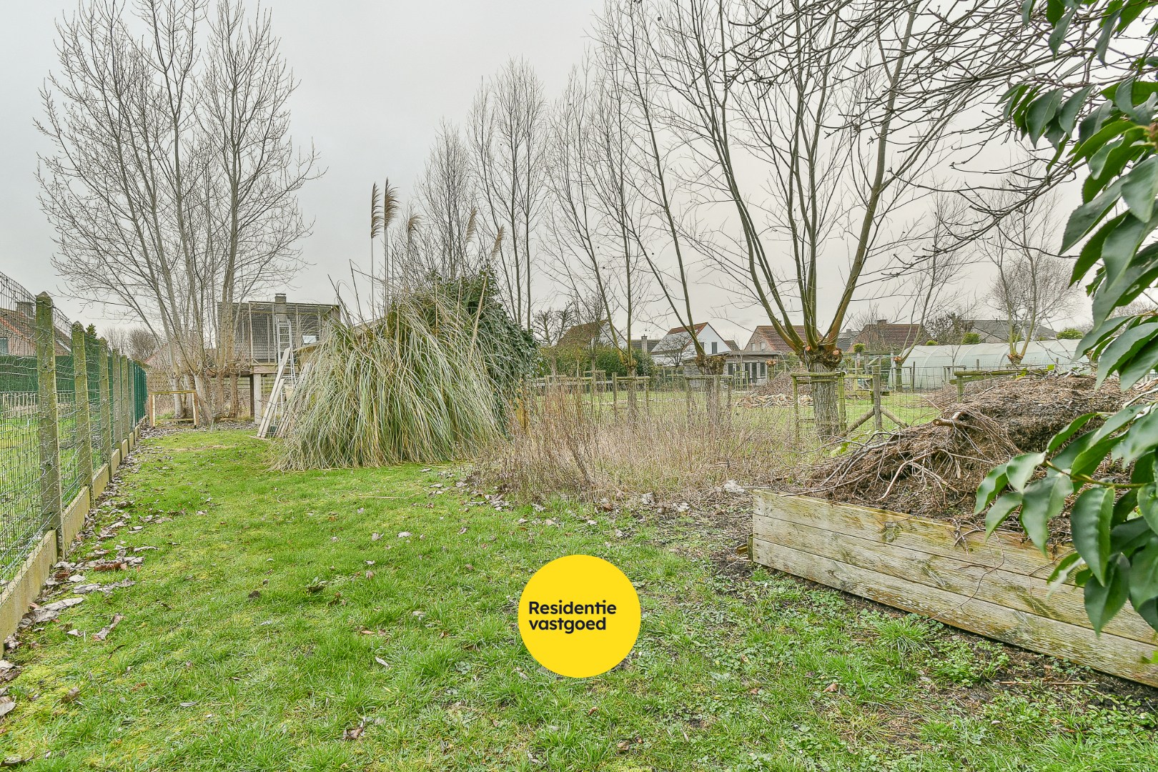 Bel-étagewoning met ruimte tuin te huur in Zandvoorde 