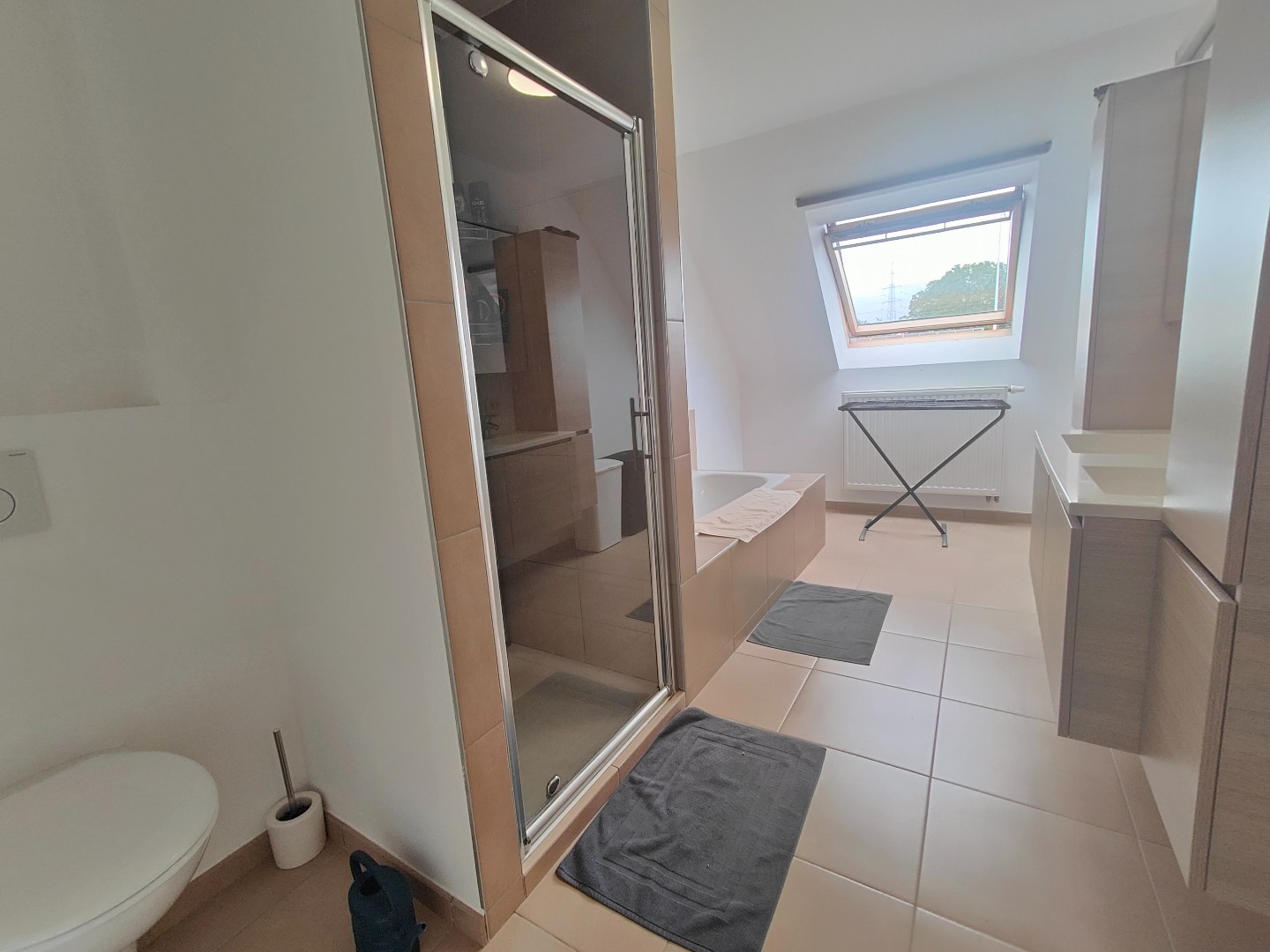 Ruime en centraal gelegen woning in Zeveren. 