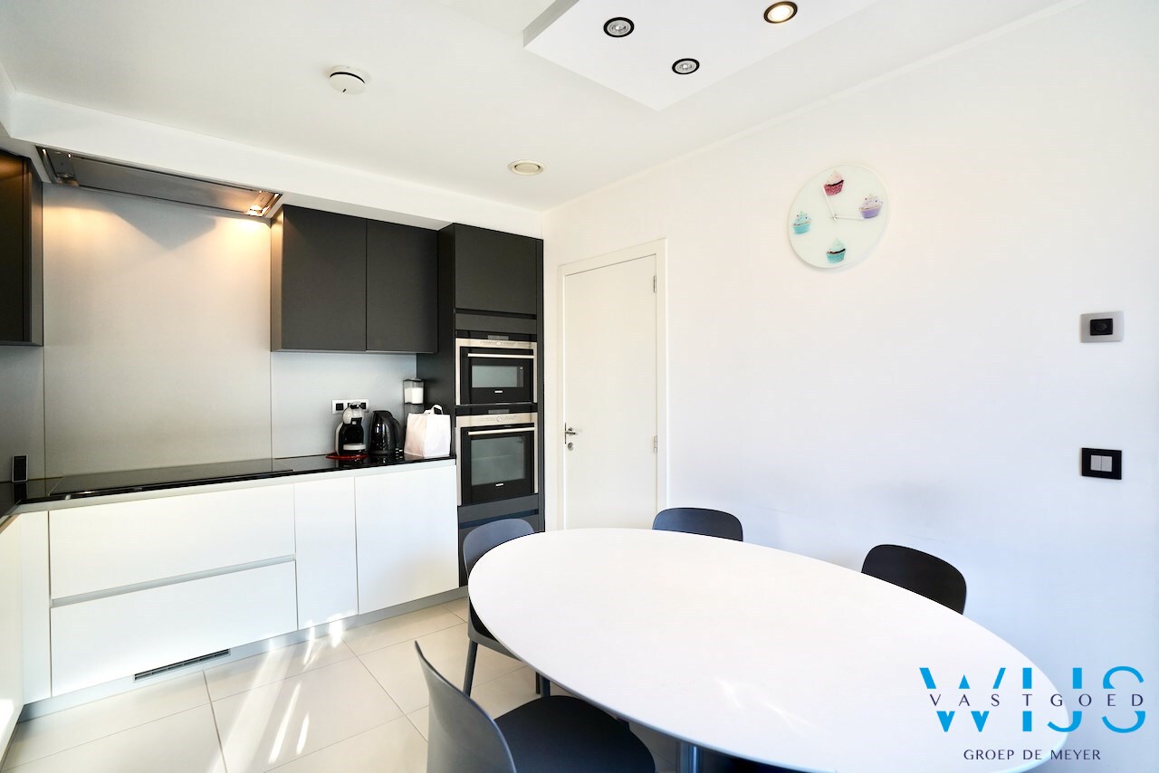 Zeer ruime gezinswoning te Zelzate ! 