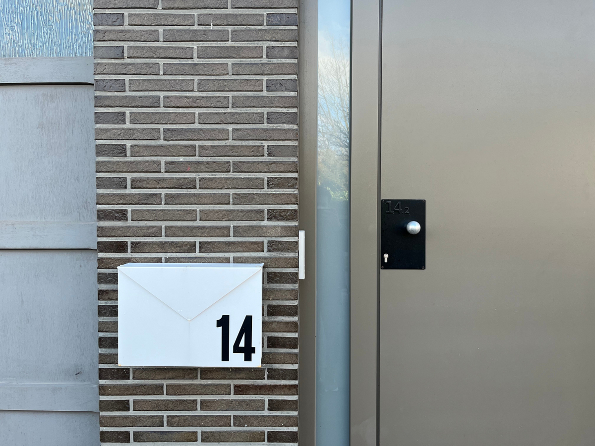 Design duplex appartement te centrum Dikkelvenne. 