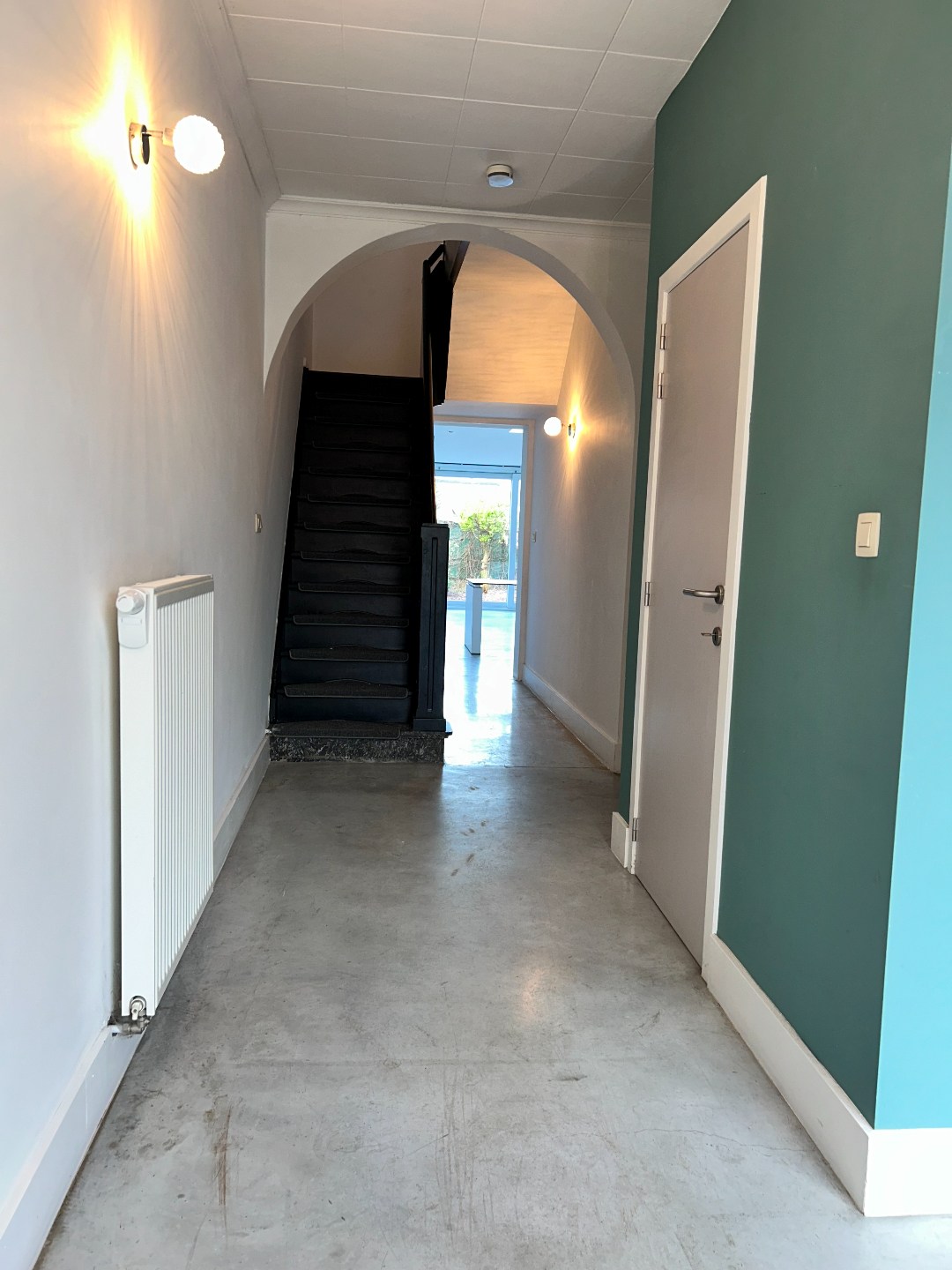 Verrassend ruime woning met 4 slaapkamers, garage en stadstuintje 