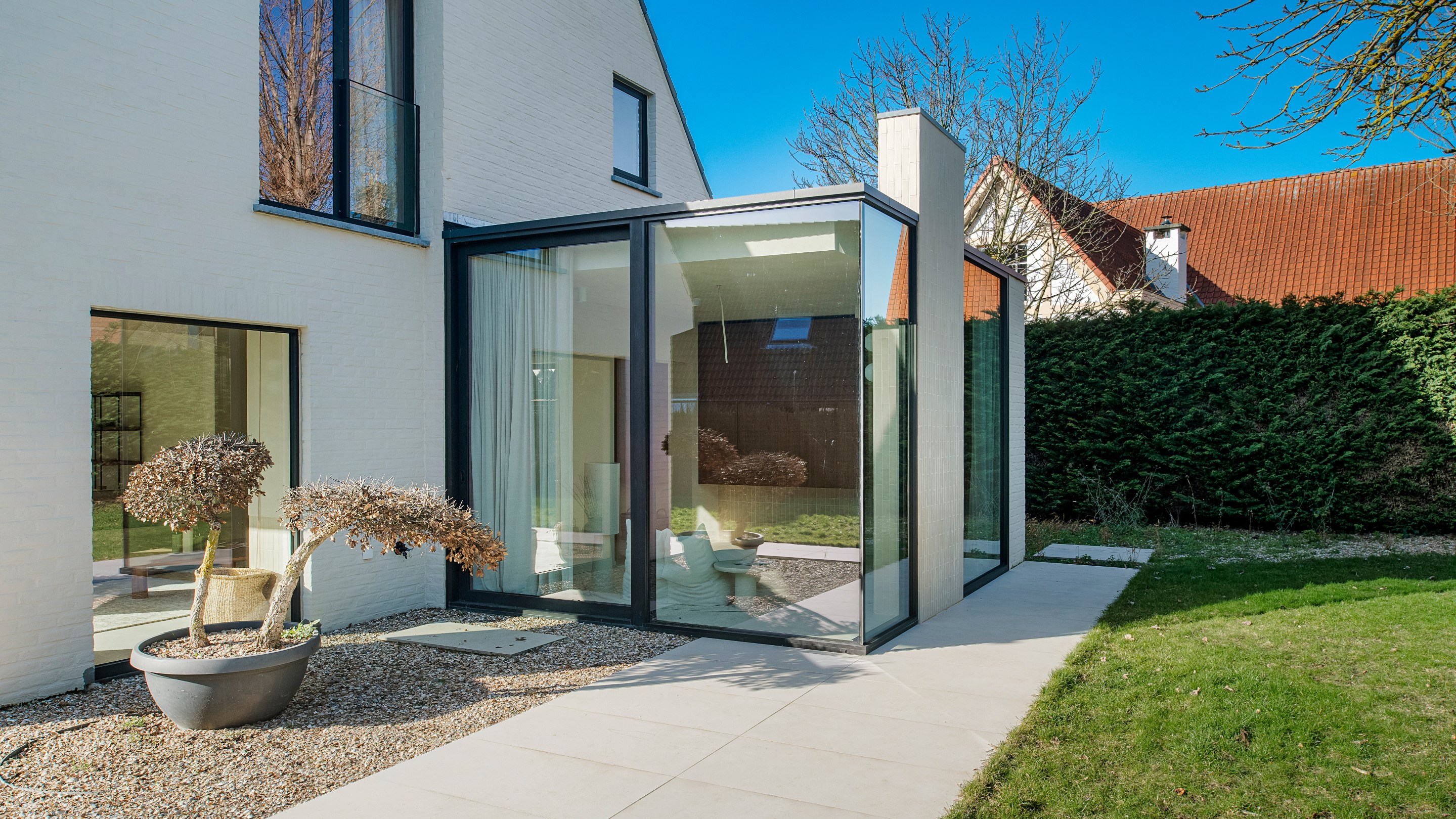 Villa de luxe rénovée dans un quartier résidentiel. 