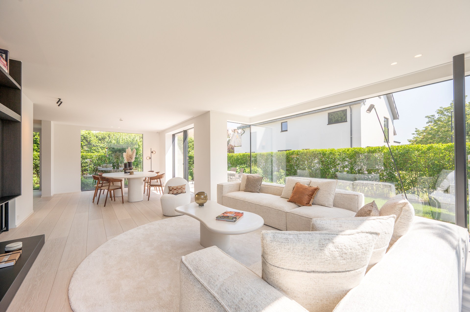 Villa neuve clé en main dans un emplacement de choix calme près du Zegemeer et à distance de marche du centre. 