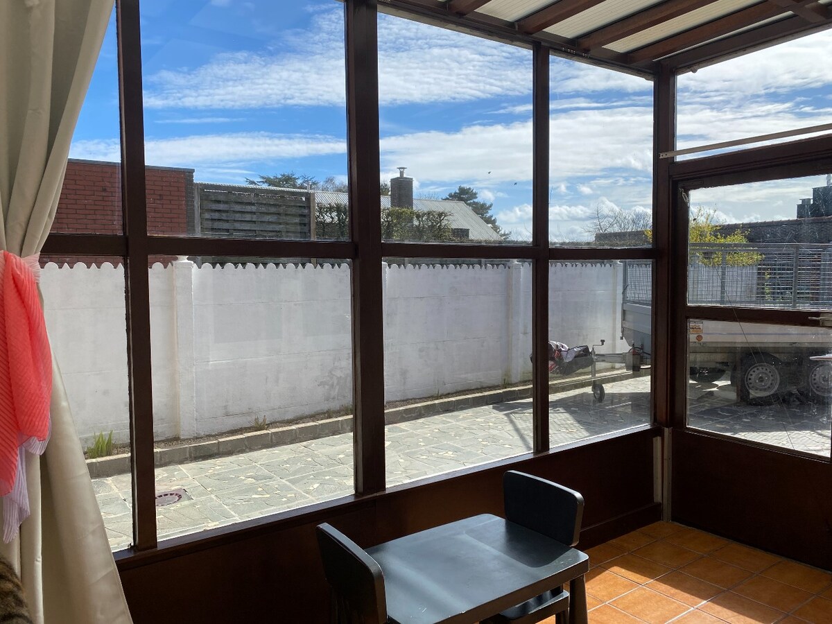 Uiterst ruime gezinswoning met onderhoudsvriendelijke zuidgerichte tuin 