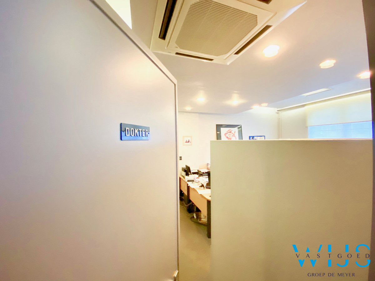 Karaktervolle dokterswoning op 3.106m² in CENTRUM ERTVELDE 