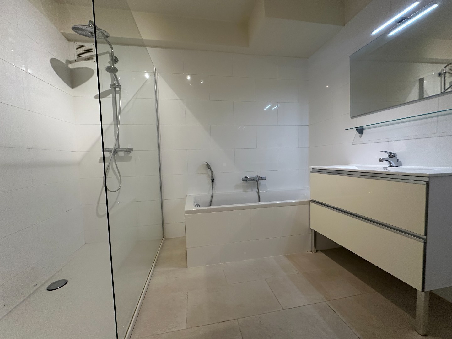 Ruim appartement vlakbij Station Gent Sint-Pieters 