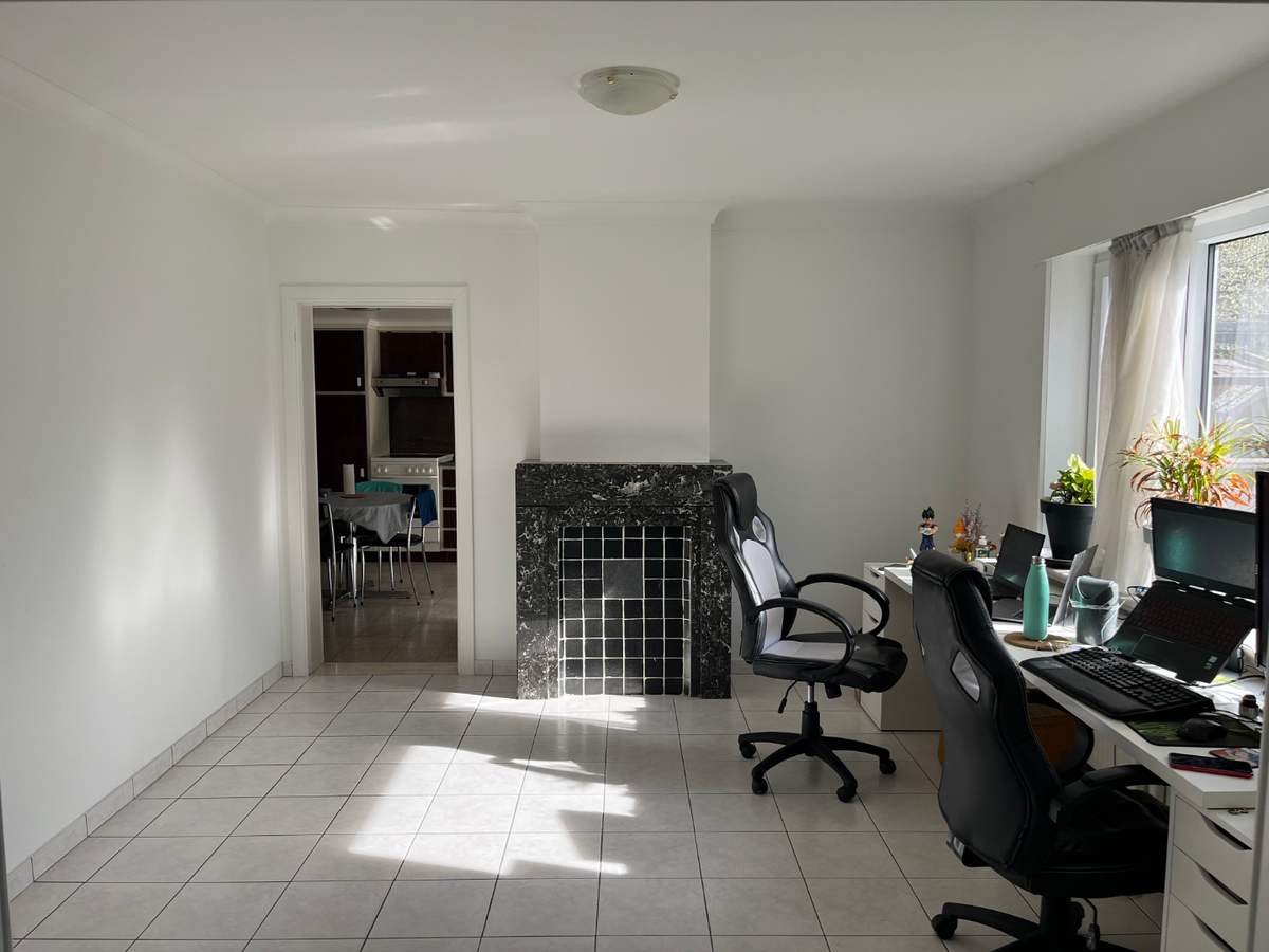 Aangename woning met tuin : zeer rustig gelegen én op slechts 50 m van de Gaverse Markt. 