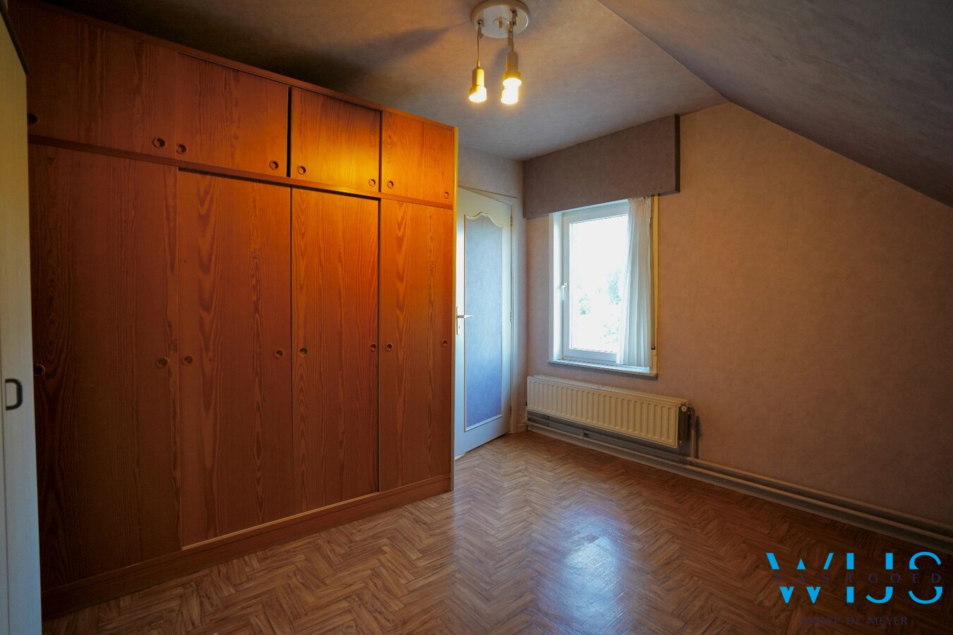 Halfopen bebouwing op mooi perceel van 951 m² te Oosteeklo 