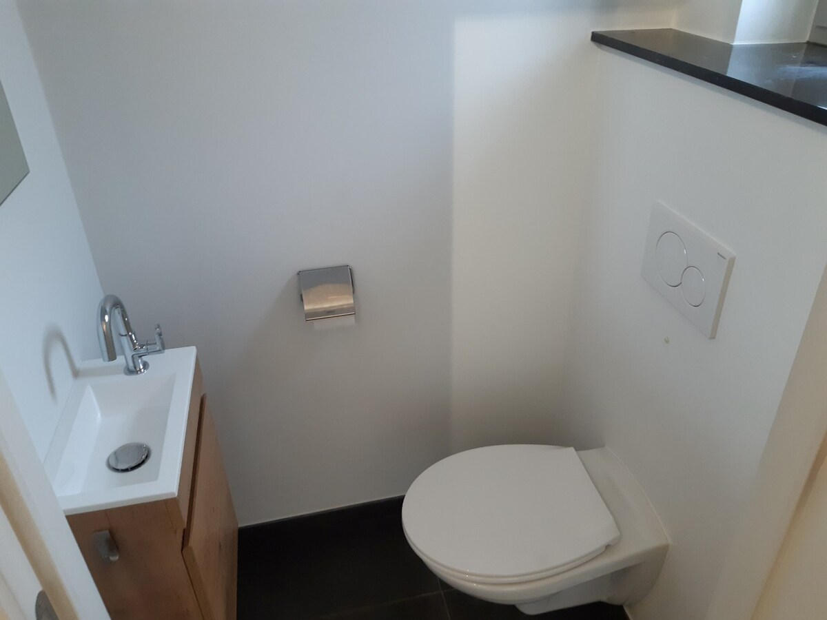 Degelijke, goed gelegen woning. 