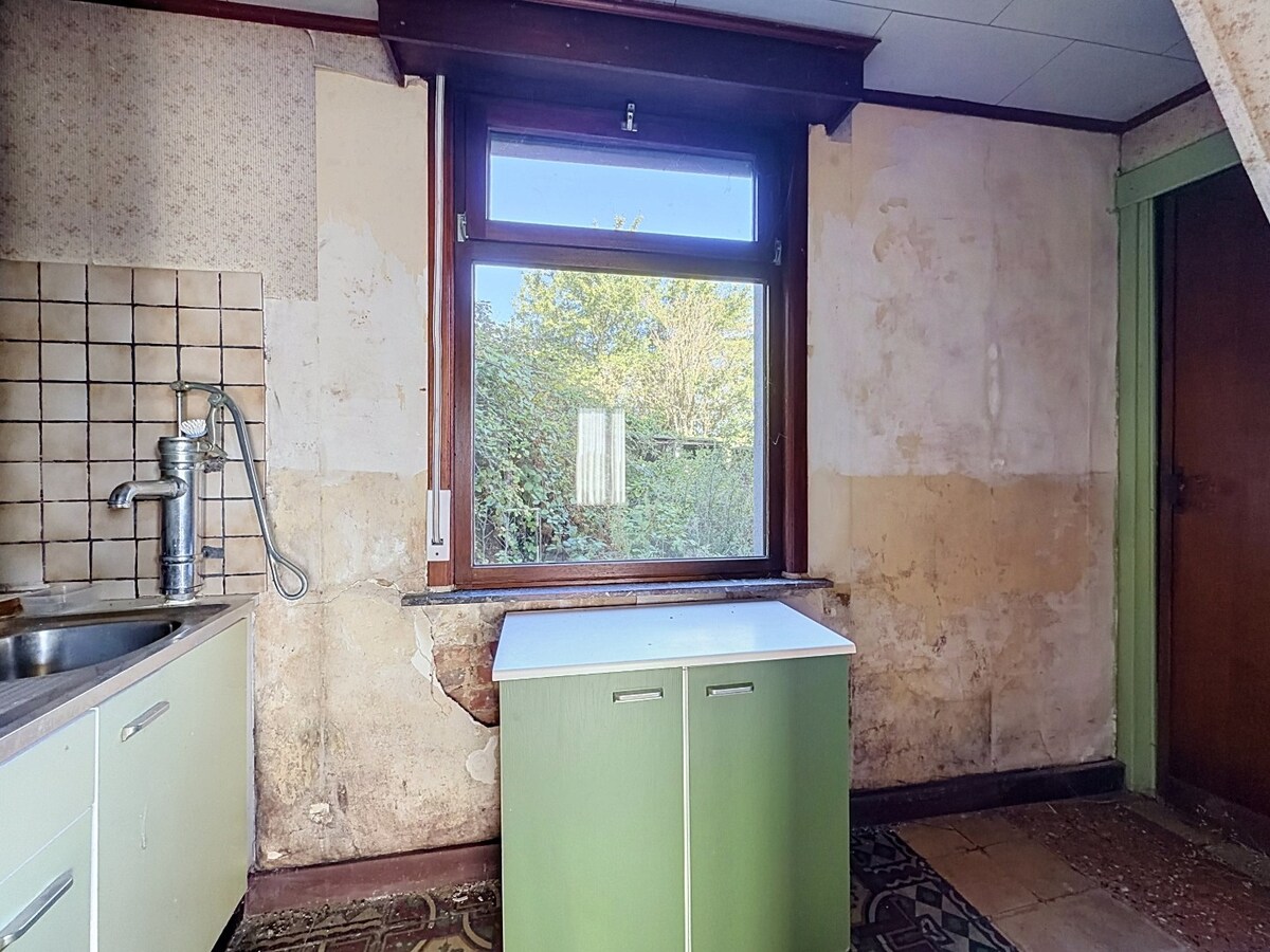 Te renoveren/te slopen woning met zicht op agrarische gebieden te Zwalm 