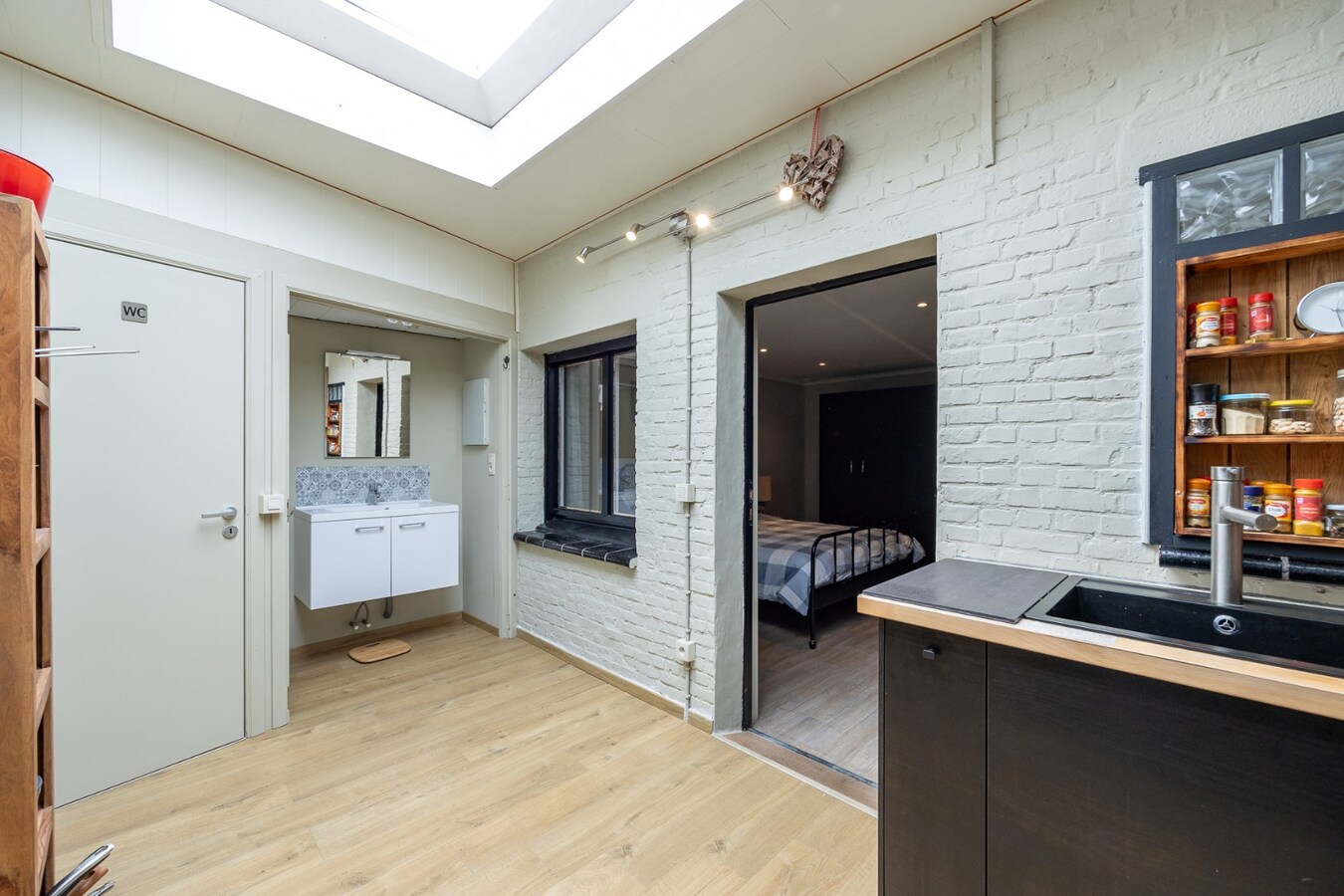 Karaktervolle hoeve op 945 meter-kangoeroewoning mogelijk 