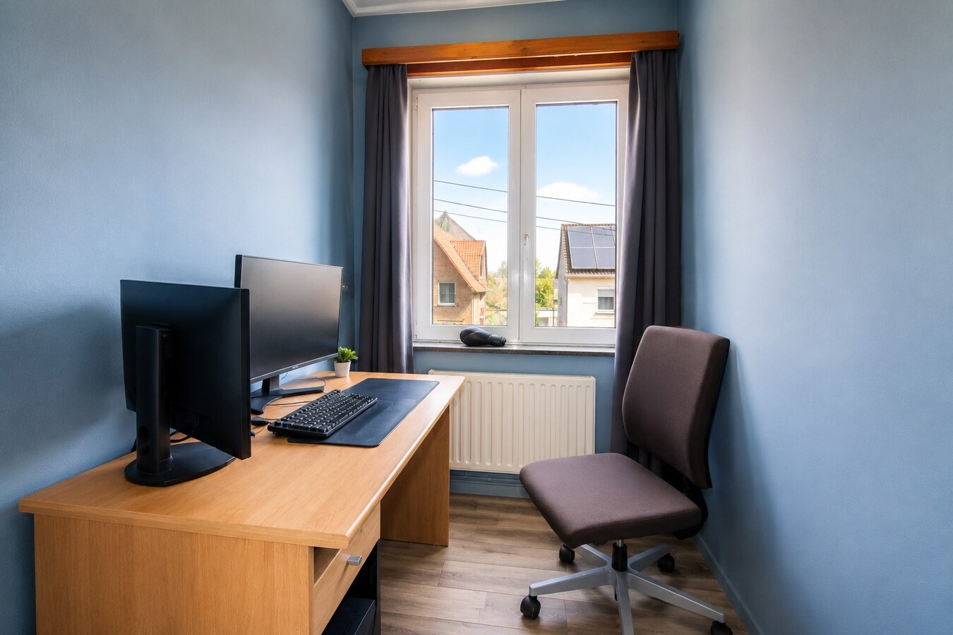 Te koop: Rustig gelegen halfopen bebouwing op uitzonderlijk perceel van 883 m² in Sint-Niklaas 