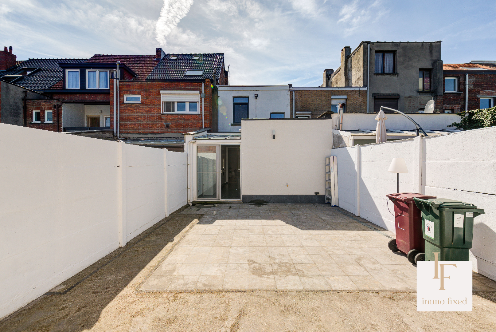 Instapklare woning met 2 SLKS te Schoten! 