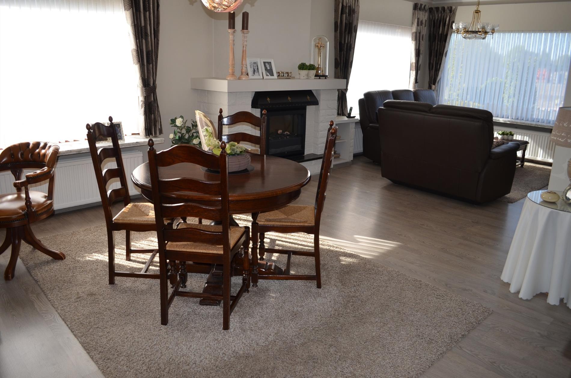 Bungalow op 814m² met  zicht op de weilanden te Adegem 