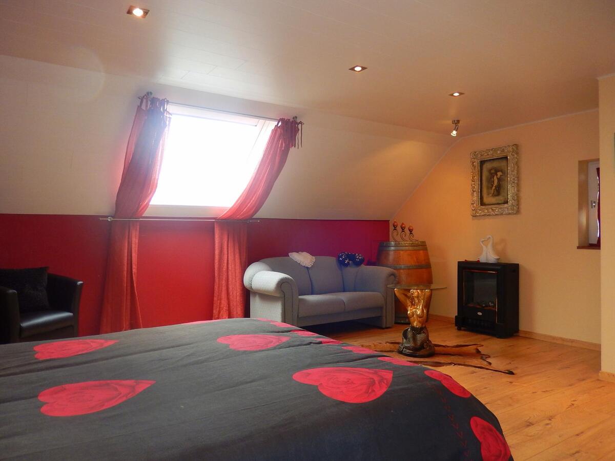 Woning met 4 slaapkamers en grote zonnige tuin 