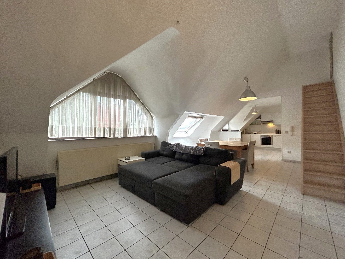 Instapklaar appartement met 2 slpk. en zeer groot terras in centrum Geel 