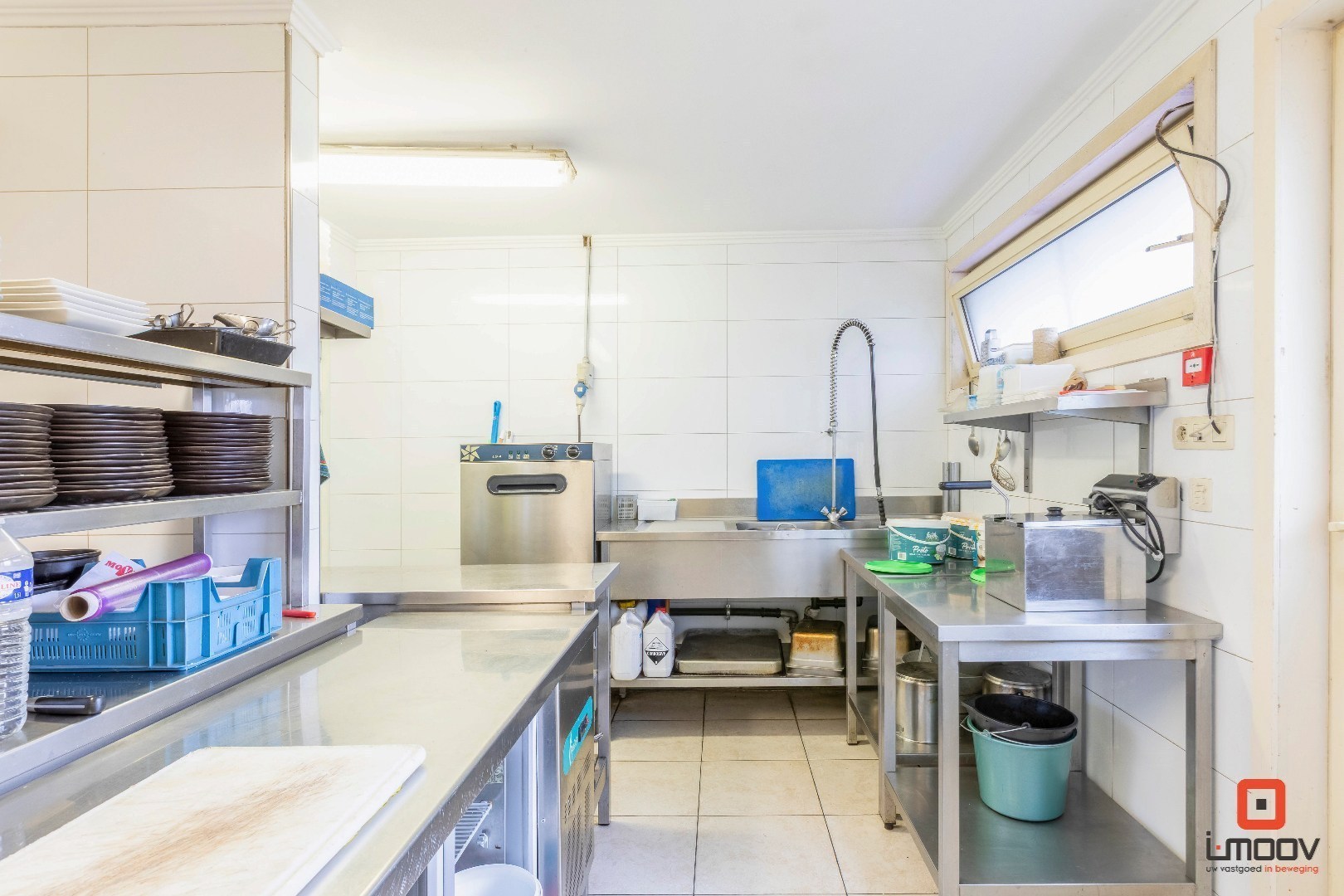 Te koop- Gebruiksklaar restaurant met terras en appartement in hartje Hijfte (Lochristi) 