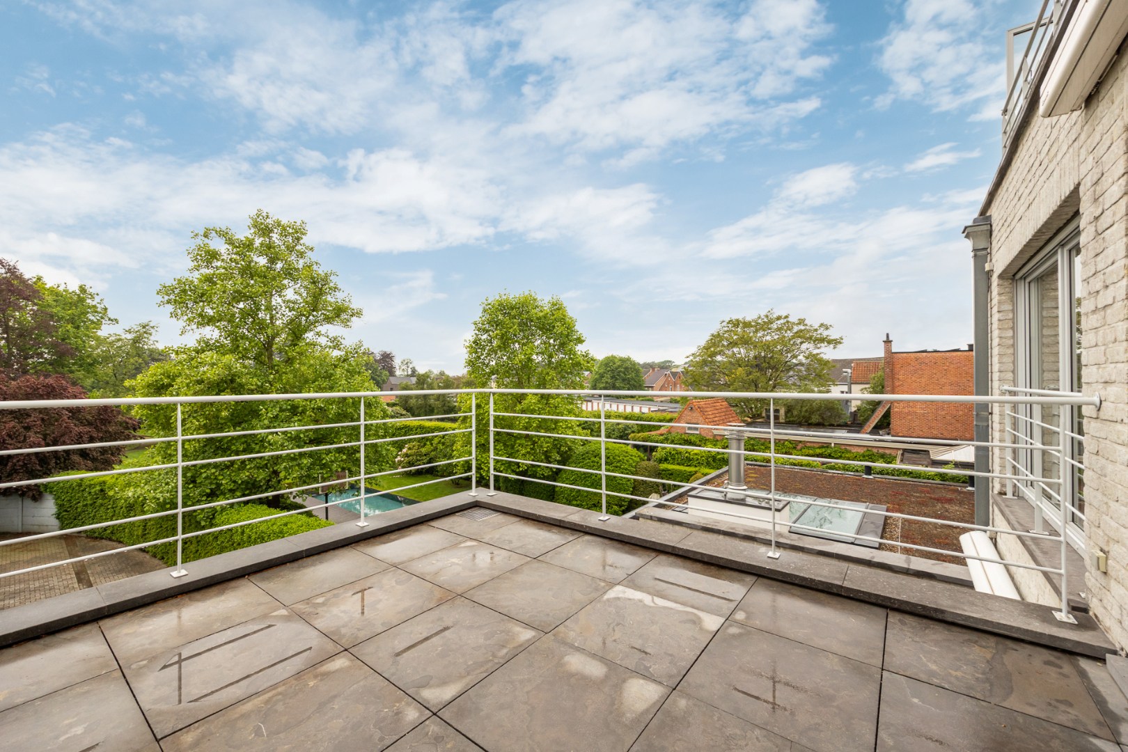 Appartement met terras en garagebox 