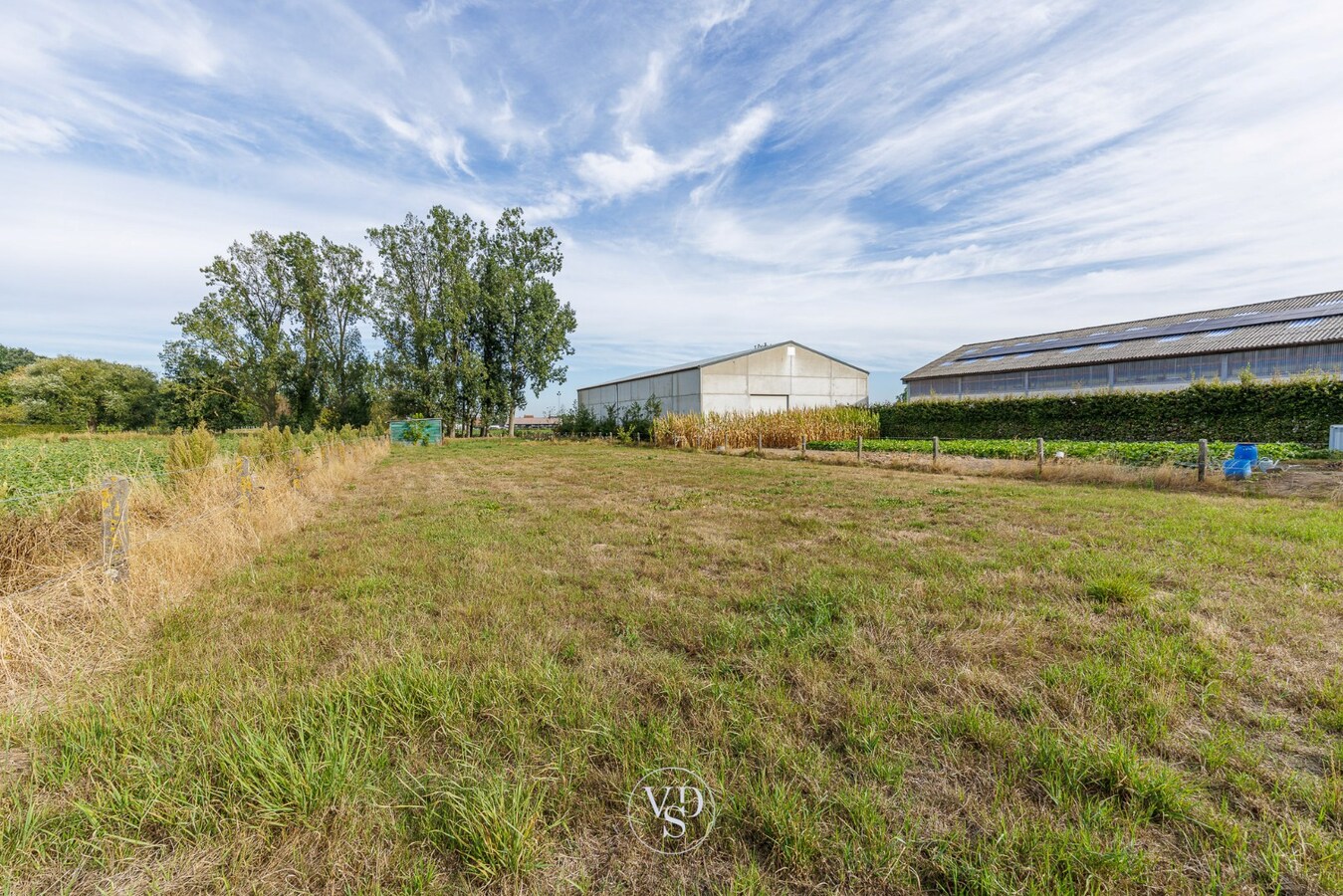Landelijke woning - te renoveren. 