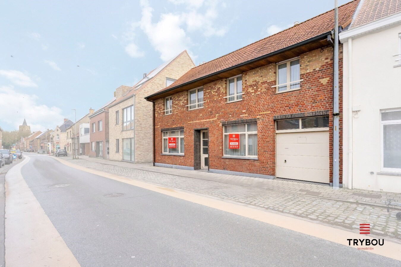 Zeer ruime gezinswoning in het centrum van Merkem 