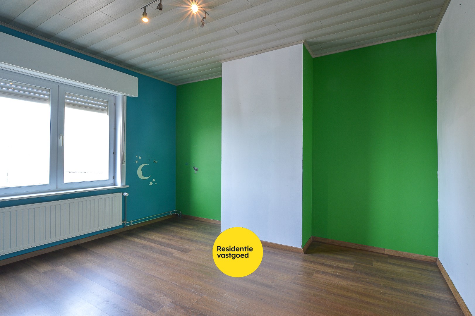 Gerenoveerde woning met 3 slaapkamers te huur nabij Centrum Oudenburg. 